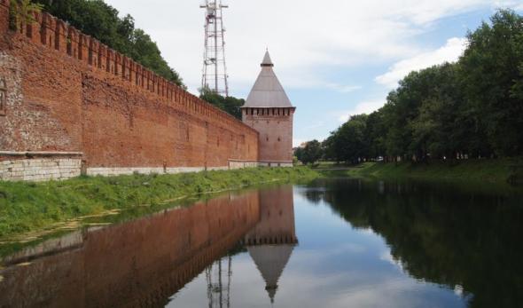 вид на Копытинскую (проезжую) башню - внутренний двор