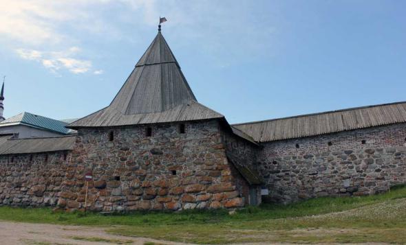 Квасоваренная башня, пристенок