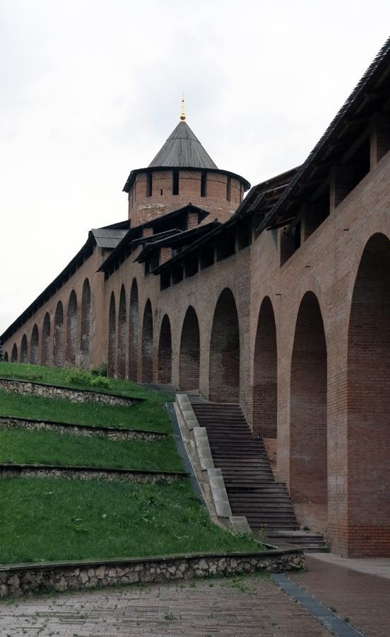 Кладовая башня, южная стена