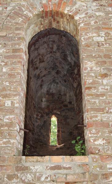 бойница среднего уровня - изнутри