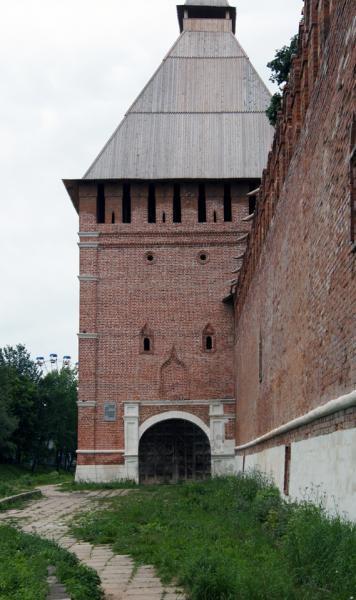 вид на Копытенскую башню от башни Бублейка