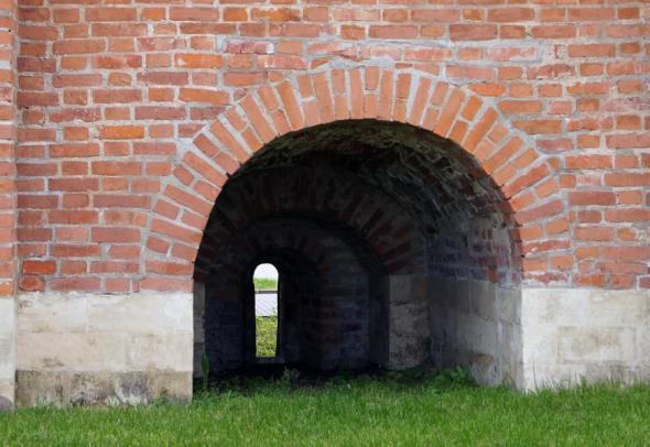 выход к бойнице подошвенного боя