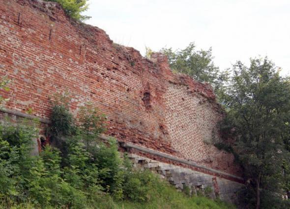 северо-восточная стена