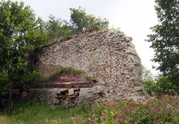 северо-восточная стена