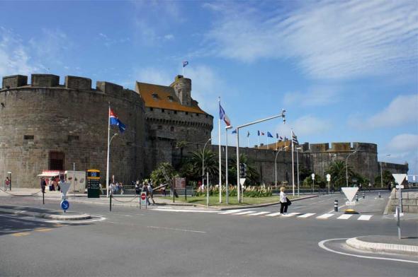 городской замок (вид с юга)