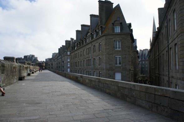 городская стена