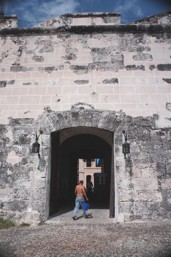 проход в бастион Castillo De Los Tres Reyes Del Morro