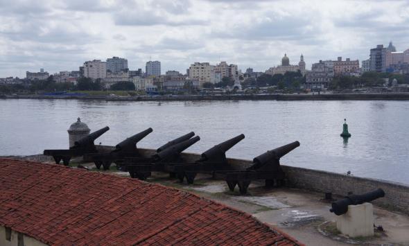 батарея северного бастиона Castillo De Los Tres Reyes Del Morro