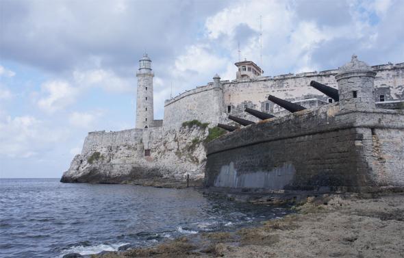 батарея северного бастиона Castillo De Los Tres Reyes Del Morro