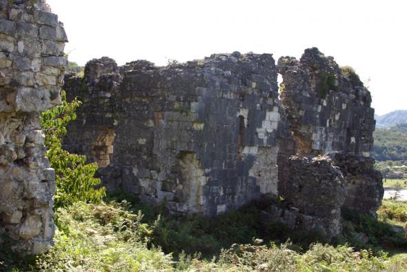 руины храма