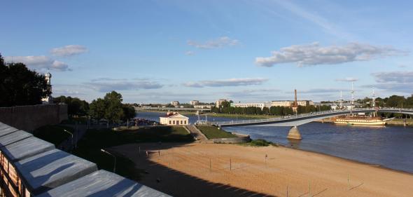 восточная стена, вид на Волхов