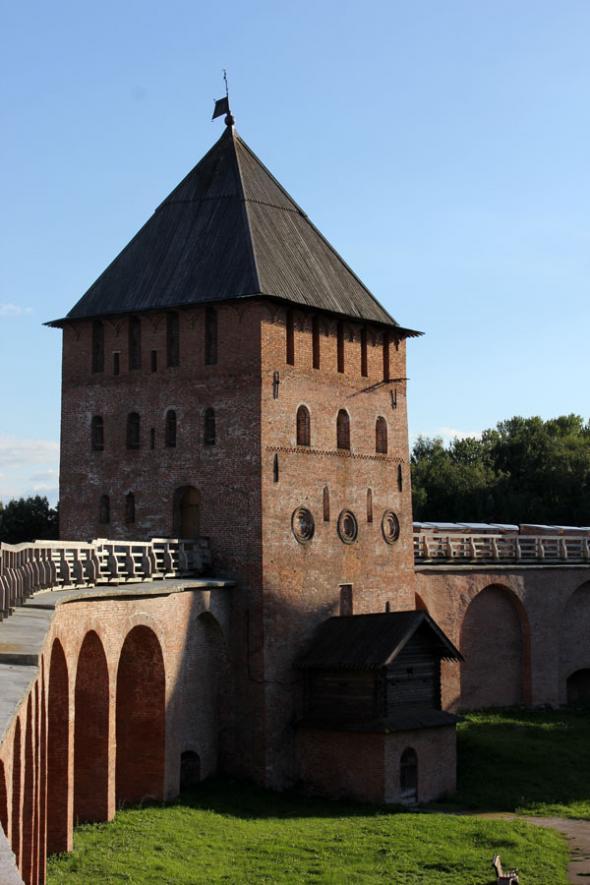 Дворцовая башня