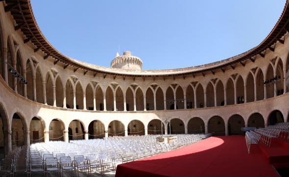 Замок Бельвер (Испания)